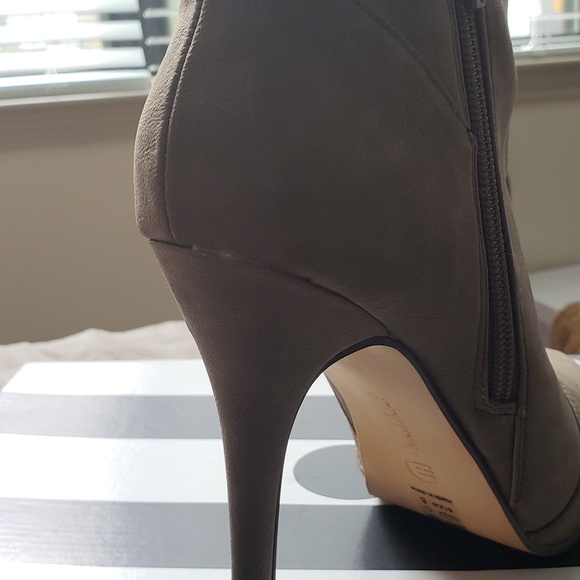 Michael Antonio Mains Ankle Bootie - Picture 5 of 8